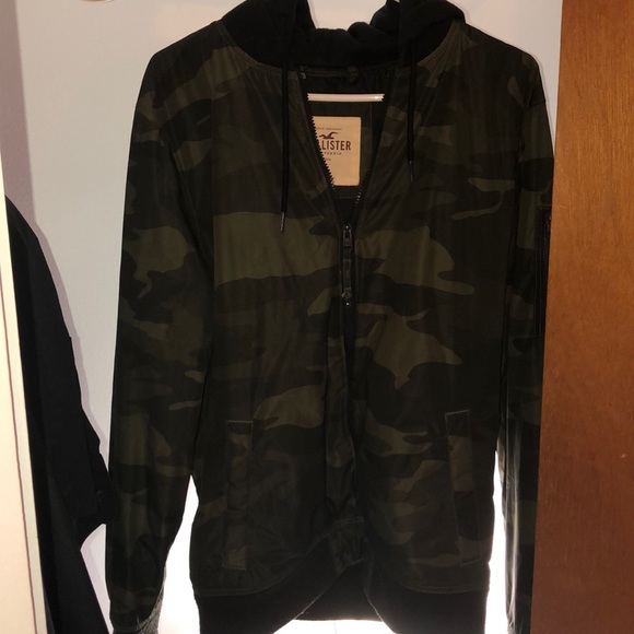 Camo Hollister bomber jacket - Picture 1 of 4